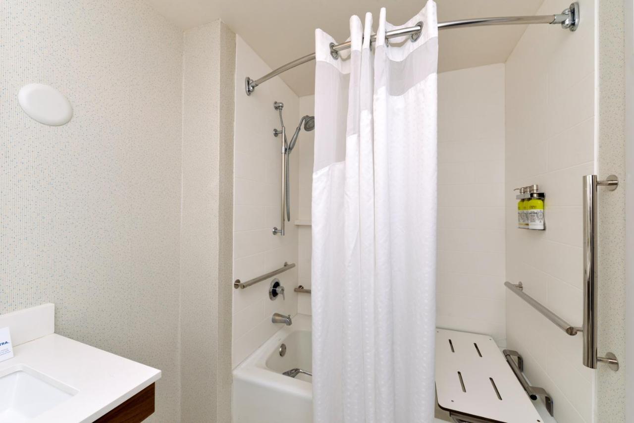 Holiday Inn Express Lodi By Ihg Exterior photo