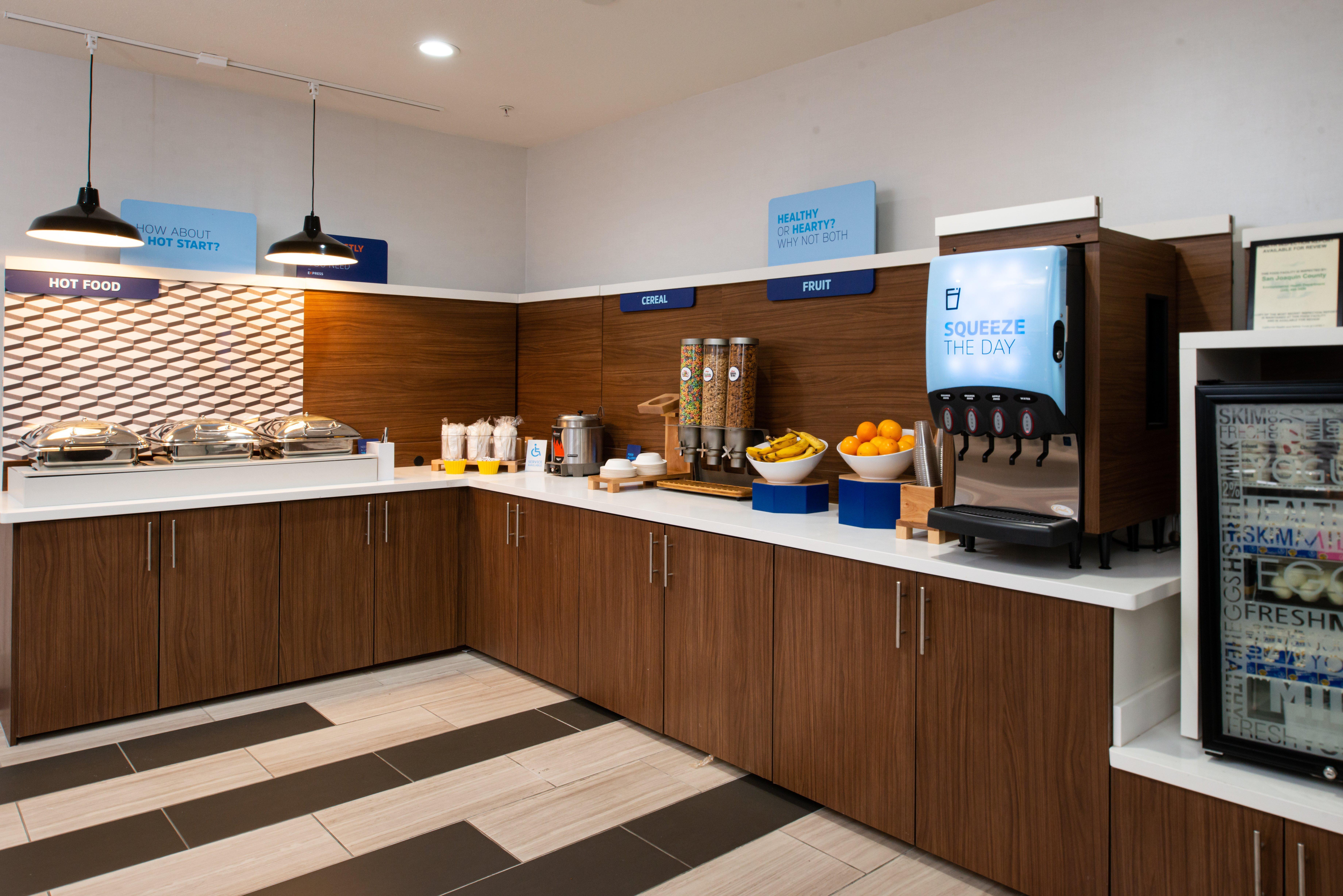 Holiday Inn Express Lodi By Ihg Exterior photo