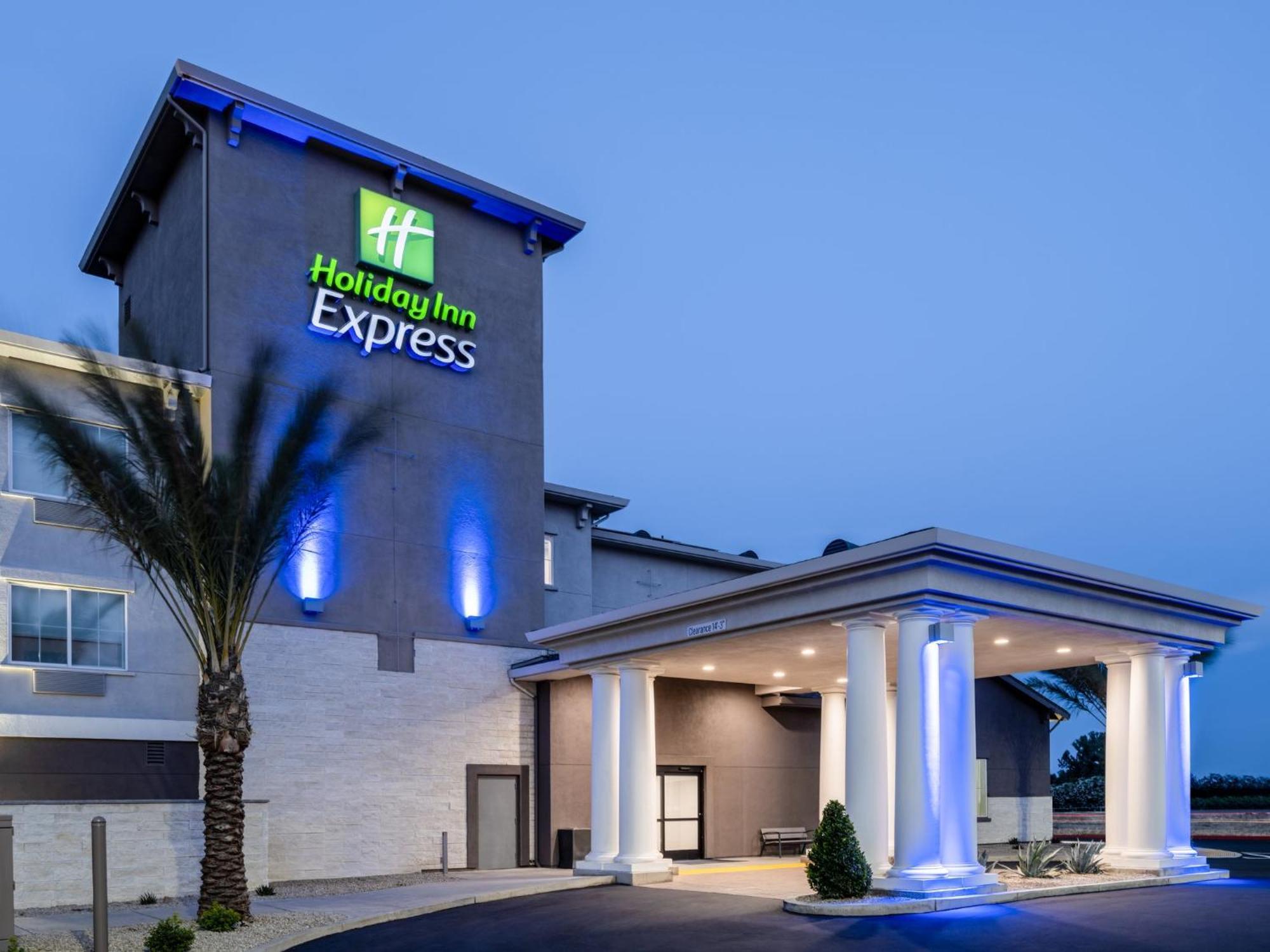 Holiday Inn Express Lodi By Ihg Exterior photo