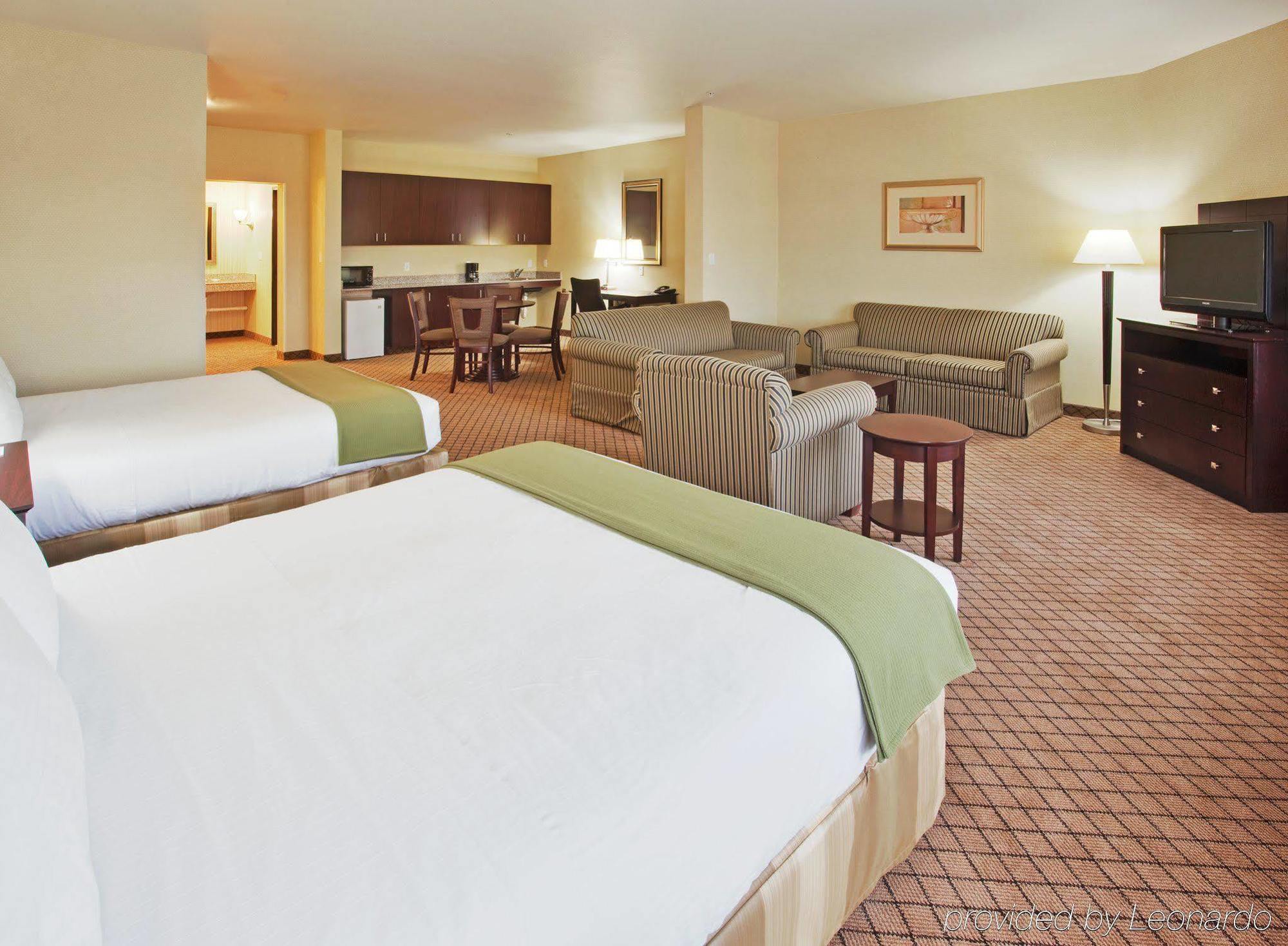 Holiday Inn Express Lodi By Ihg Room photo