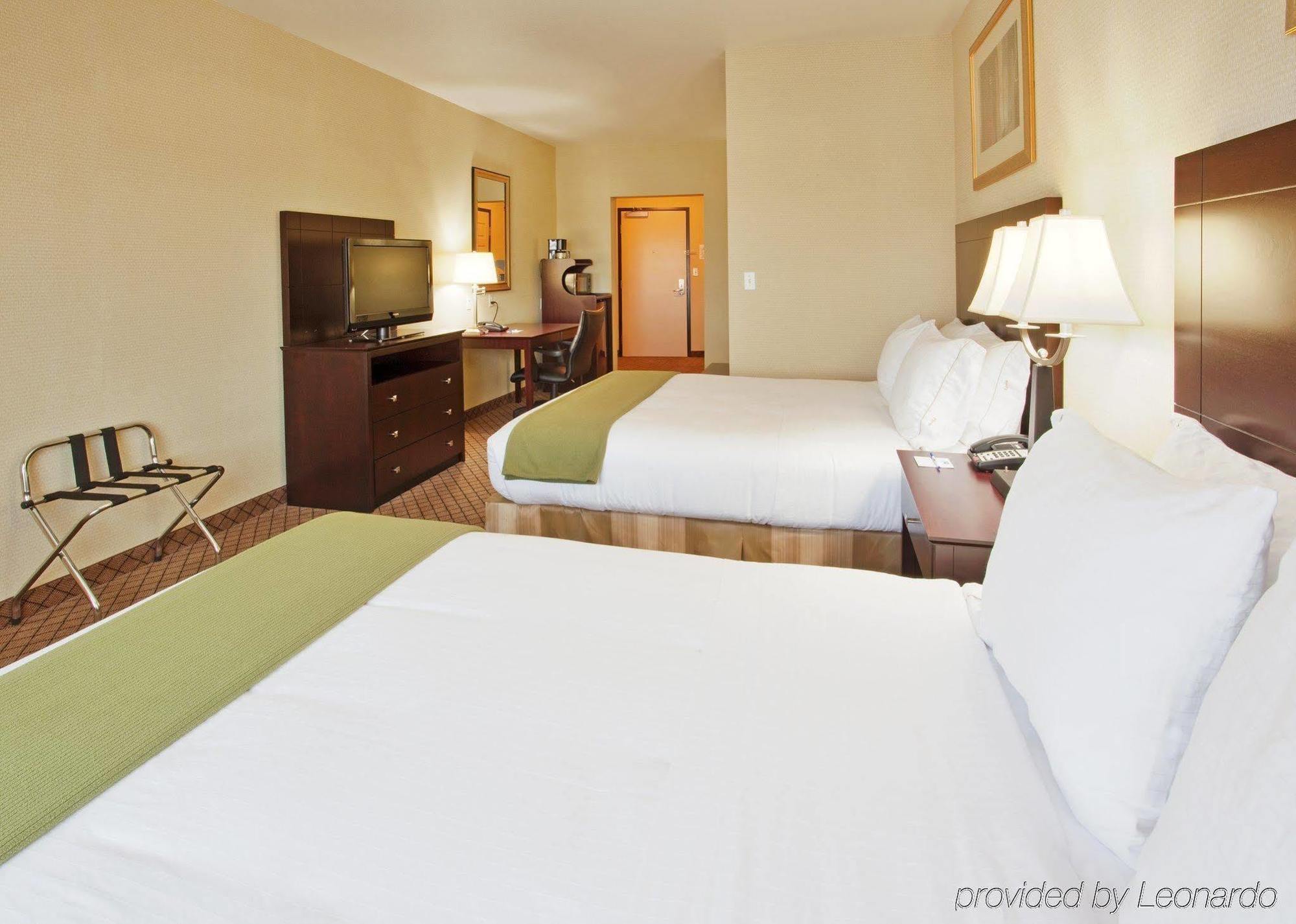 Holiday Inn Express Lodi By Ihg Room photo