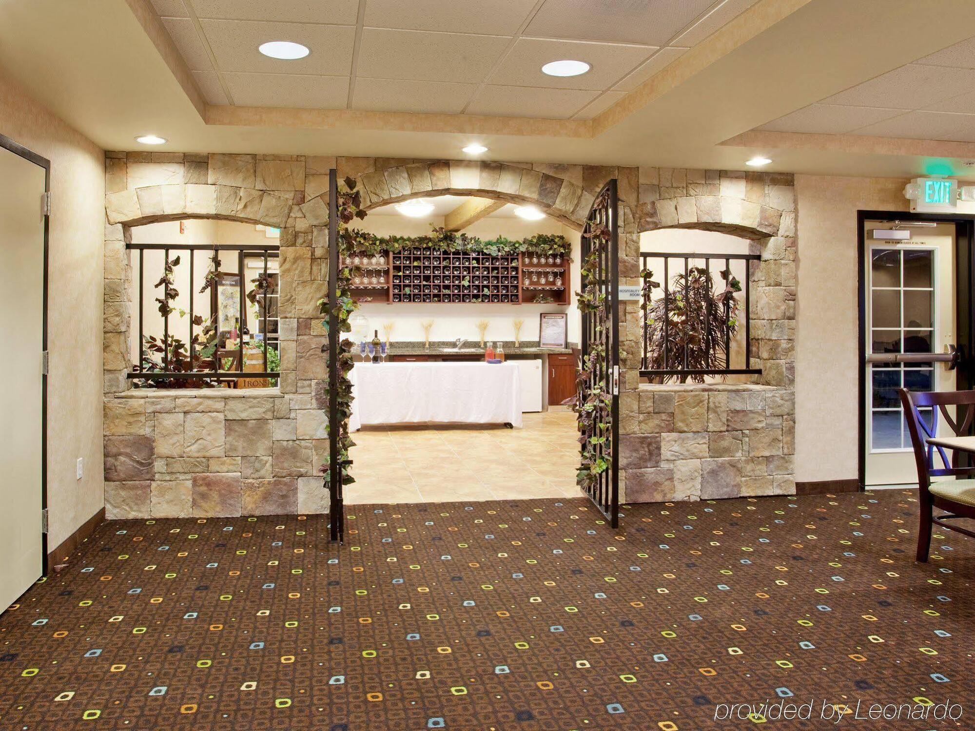Holiday Inn Express Lodi By Ihg Exterior photo
