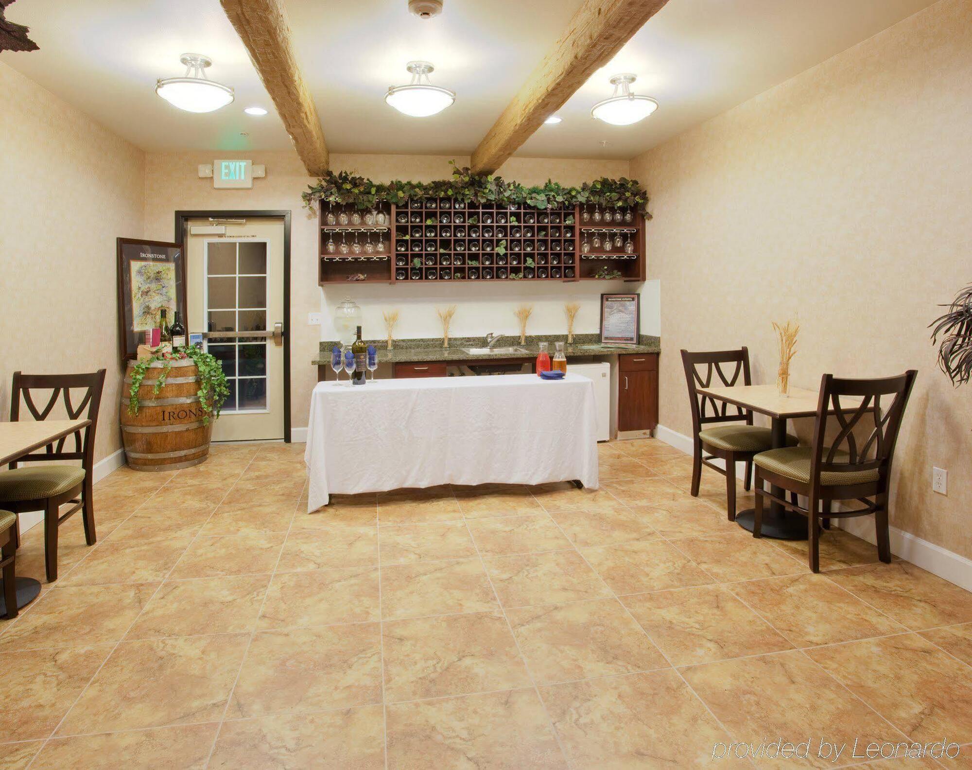 Holiday Inn Express Lodi By Ihg Exterior photo